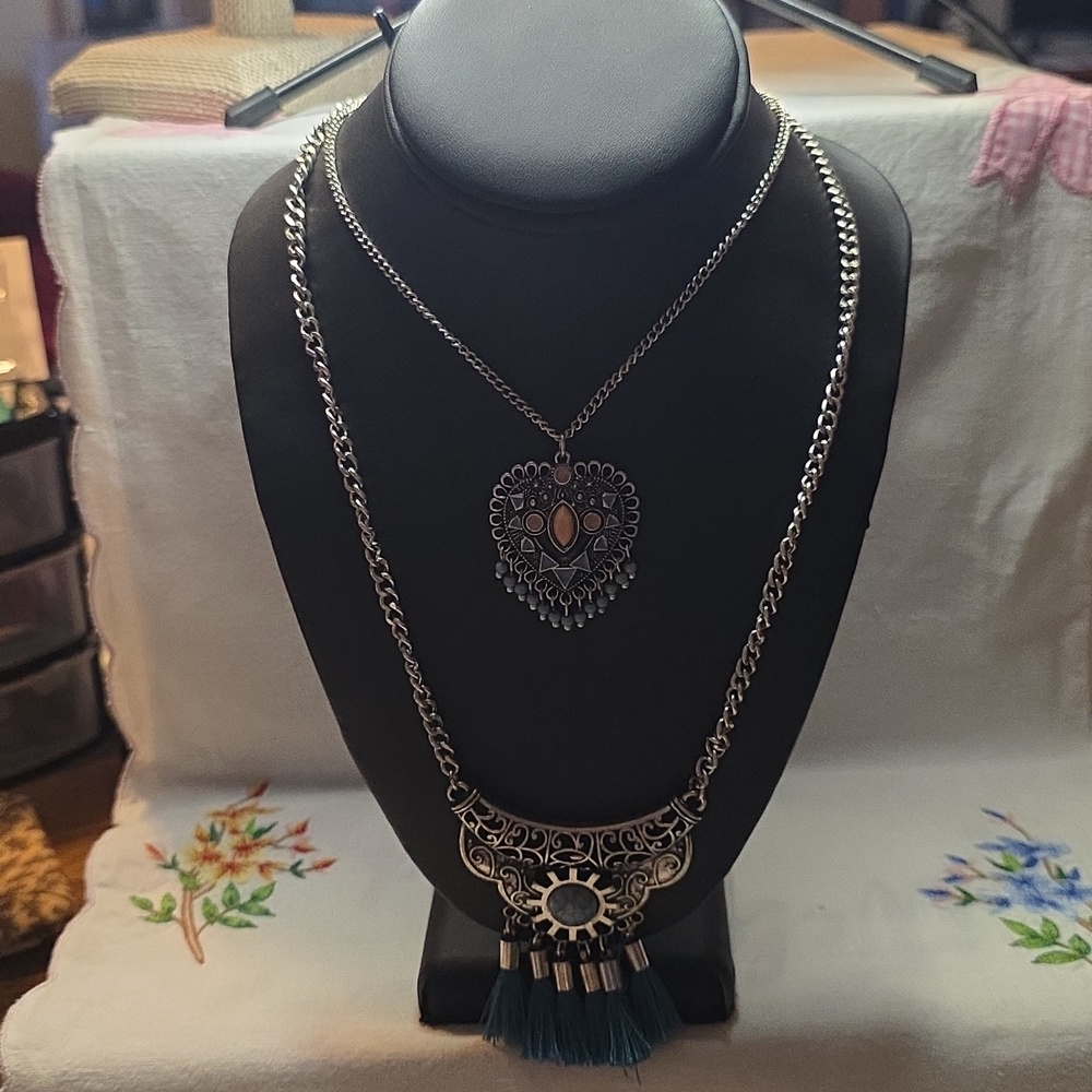 Layered Silvertone Heart Pendant Necklace Set - Silvertone